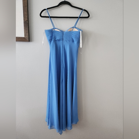 David's Bridal Sweetheart Neckline Chiffon Strapless Bridesmaids Dress - Picture 5 of 7